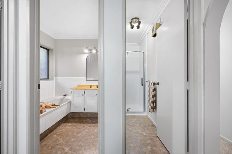 Photo of property in 24 Burn-murdoch Street, St Andrews, Hamilton, 3200