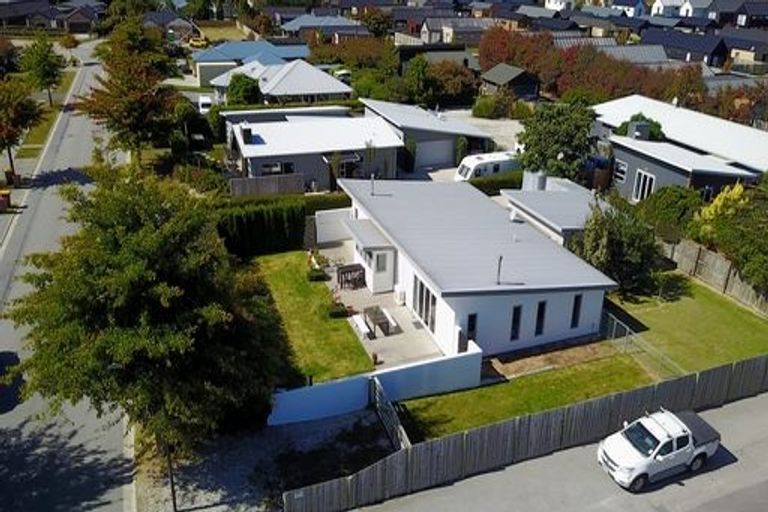 Photo of property in 63 Erskine Street, Lake Hayes, Queenstown, 9304