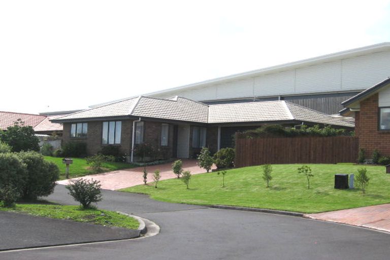 Photo of property in 94 Kingdale Road, Henderson, Auckland, 0610