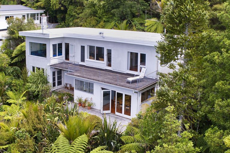 Photo of property in 3 Park Road, Titirangi, Auckland, 0604
