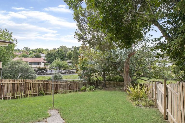 Photo of property in 2/14 Celina Place, Browns Bay, Auckland, 0630