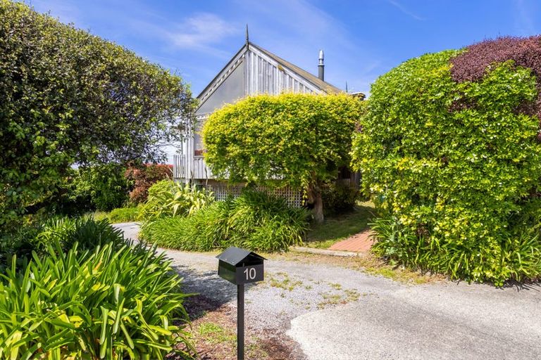 Photo of property in 10 Dorothy Drive, Acacia Bay, Taupo, 3330