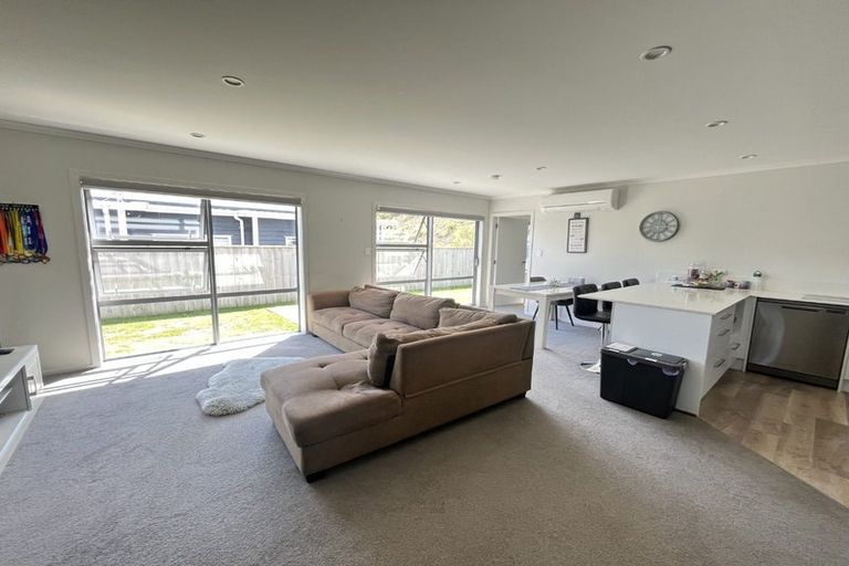 Photo of property in 214a Navigation Drive, Whitby, Porirua, 5024