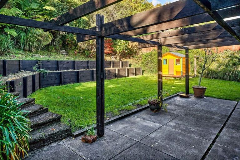 Photo of property in 33 Kairimu Street, Stokes Valley, Lower Hutt, 5019