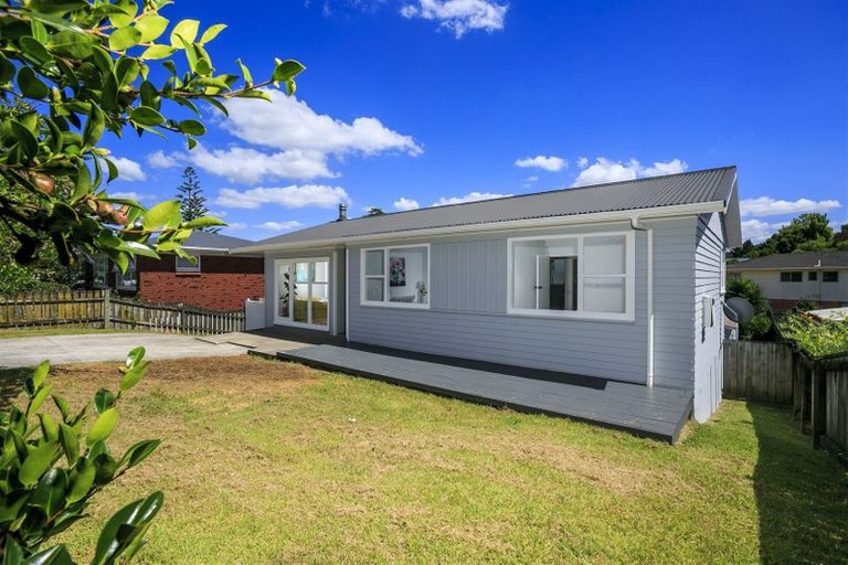 Photo of property in 18 Lendic Avenue, Henderson, Auckland, 0612