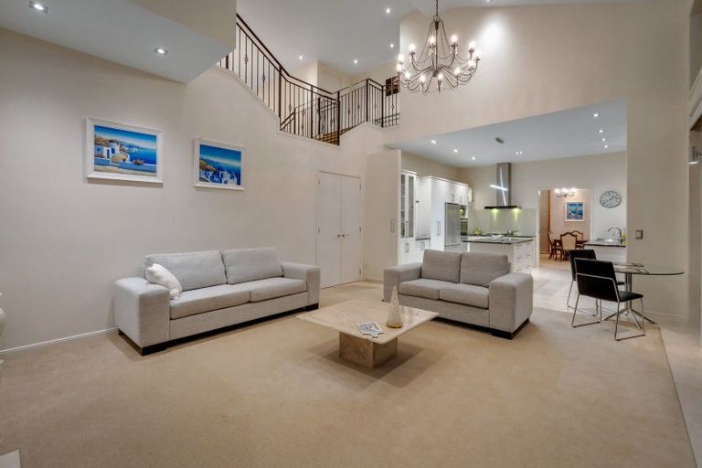 Photo of property in 39 Armstrong Farm Drive, East Tamaki Heights, Auckland, 2016