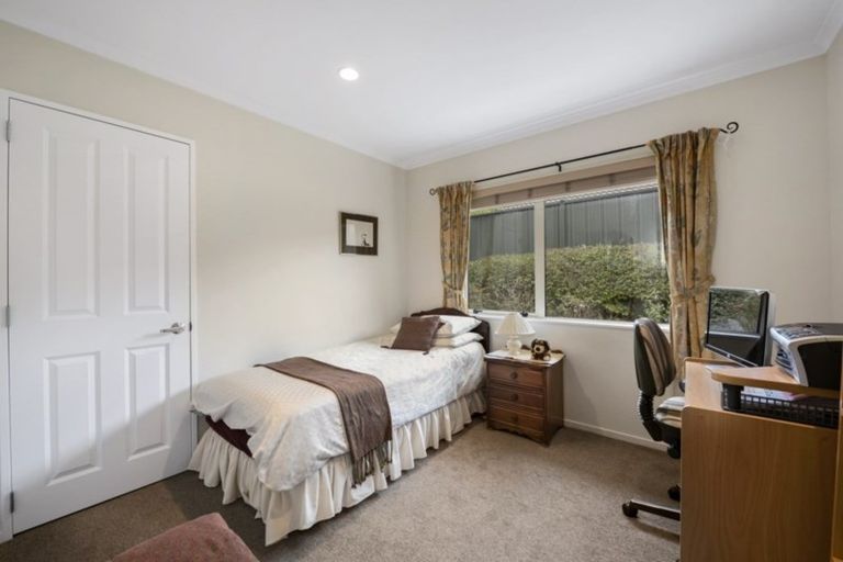 Photo of property in 32 Sunstone Crescent, Brown Owl, Upper Hutt, 5018