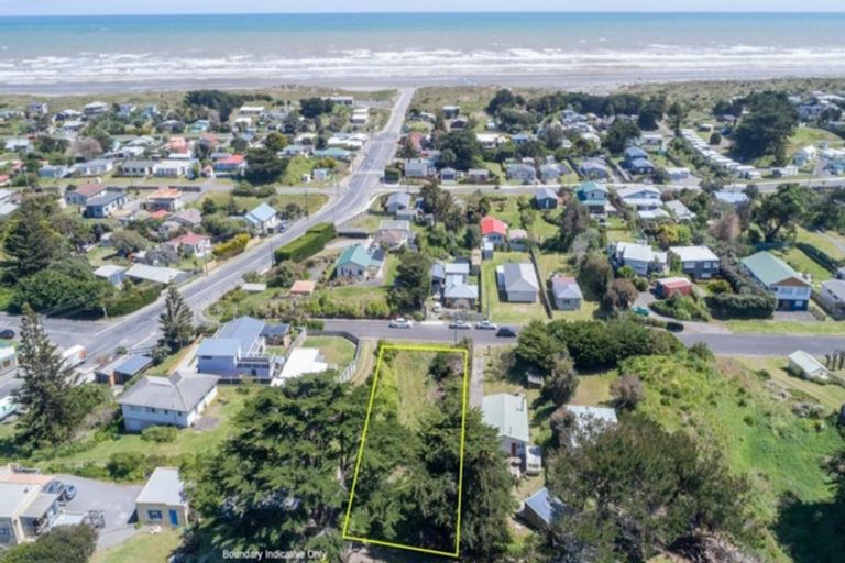 Photo of property in 118 Kahukura Avenue, Waitarere Beach, Levin, 5510