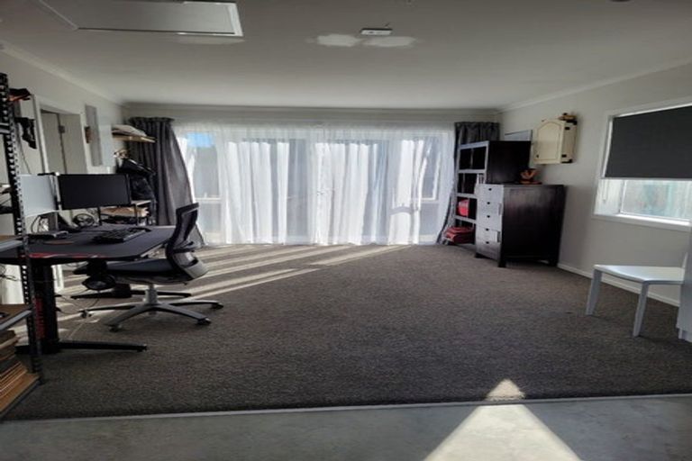 Photo of property in 23a Pearce Crescent, Taita, Lower Hutt, 5011