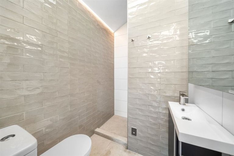 Photo of property in 45 Dart Place, Fernhill, Queenstown, 9300