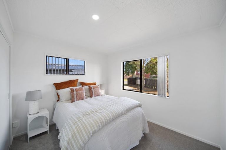 Photo of property in 2/230 Finlayson Avenue, Clendon Park, Auckland, 2103