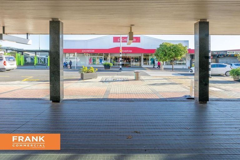 Photo of property in 138 Great South Road, Takanini, 2112