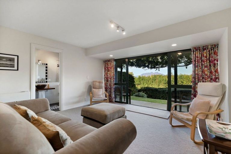 Photo of property in 11 Cotter Avenue, Arrowtown, 9302