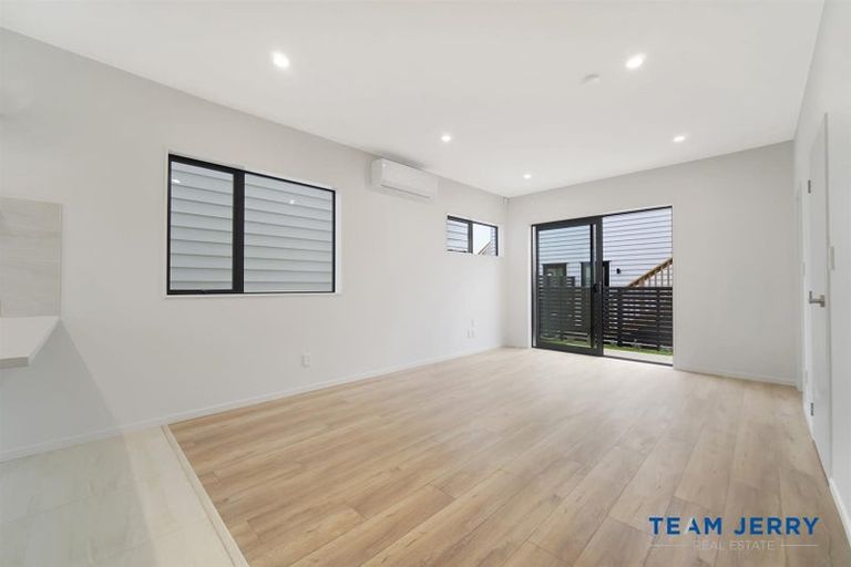 Photo of property in 65 Survila Street, Papakura, 2110
