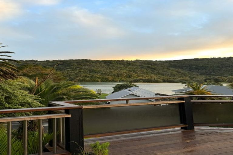 Photo of property in 15 Waiwera Road, Waiwera, Orewa, 0994