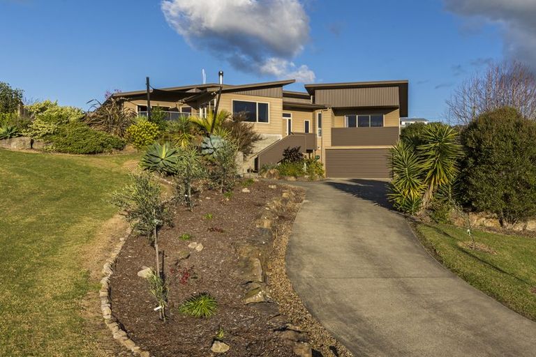 Photo of property in 8 Roger Guy Place, Welcome Bay, Tauranga, 3175