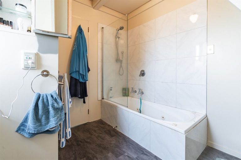 Photo of property in 36 Johnson Street, Milton, 9220