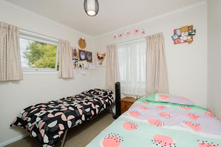 Photo of property in 1/141 Edmonton Road, Te Atatu South, Auckland, 0610