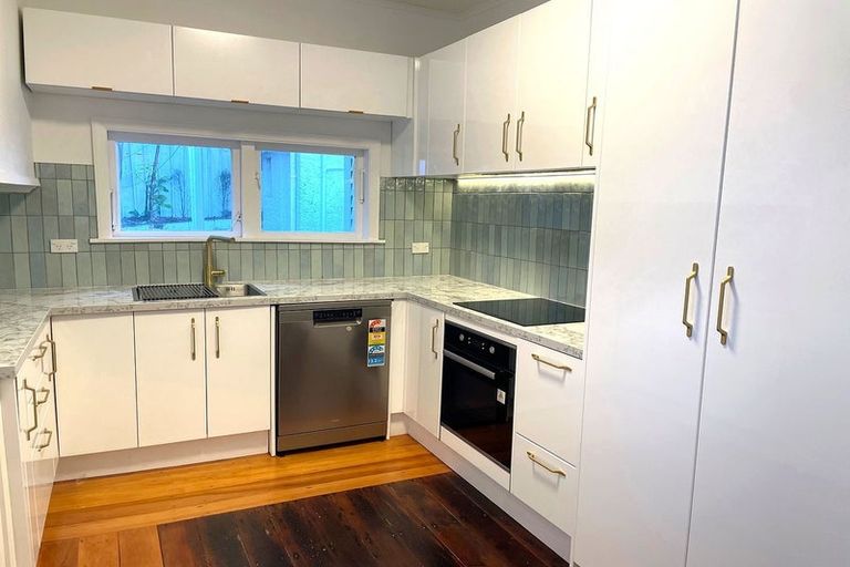 Photo of property in 95 Roxburgh Street, Mount Victoria, Wellington, 6011