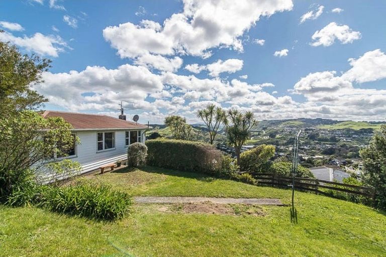 Photo of property in 48 Cunliffe Street, Johnsonville, Wellington, 6037