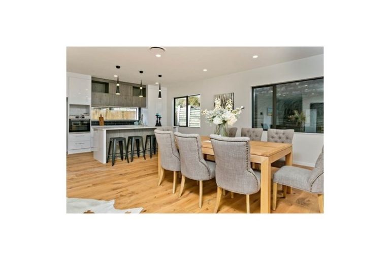 Photo of property in 22 Turutu Place, Long Bay, Auckland, 0630
