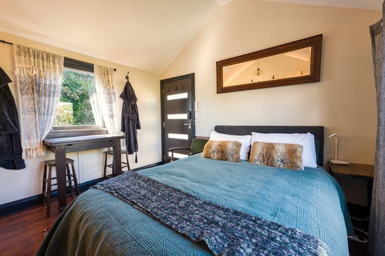 Photo of property in 12 Stafford Street, Mount Victoria, Wellington, 6011