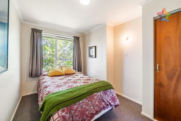 Photo of property in 172 Holborn Drive, Stokes Valley, Lower Hutt, 5019