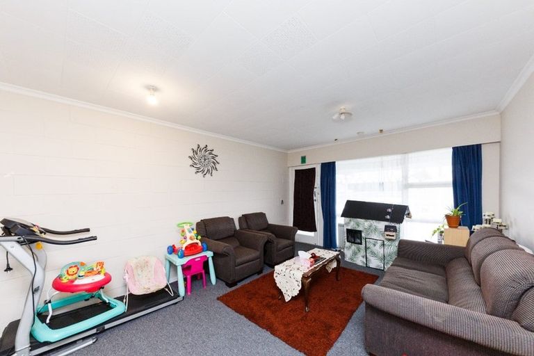 Photo of property in 6-7 Russell Street, Feilding, 4702