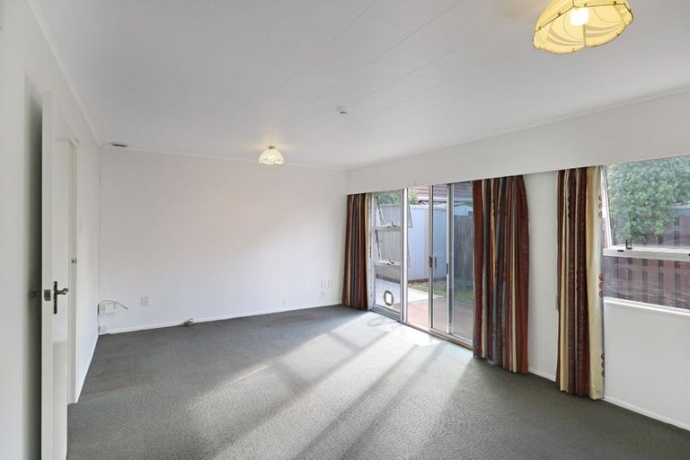 Photo of property in 50b Whites Line West, Woburn, Lower Hutt, 5010