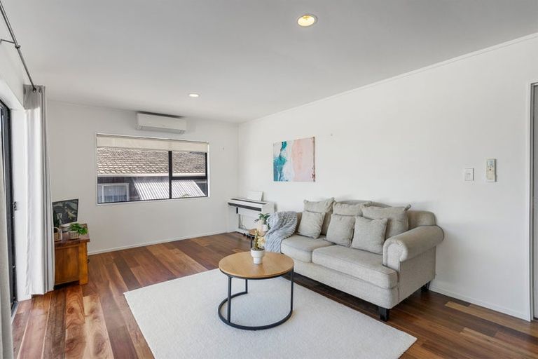 Photo of property in 2/135 Spinella Drive, Bayview, Auckland, 0629