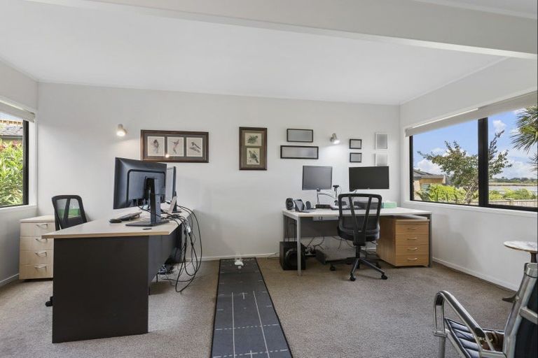 Photo of property in 55 St Annes Crescent, Wattle Downs, Auckland, 2103