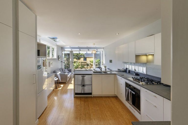 Photo of property in 57 Brougham Street, Mount Victoria, Wellington, 6011