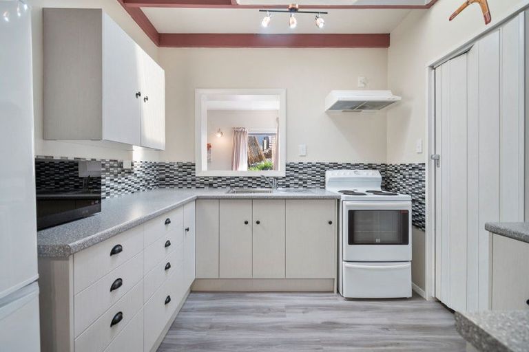 Photo of property in 27 Bond Street, Foxton Beach, Foxton, 4815