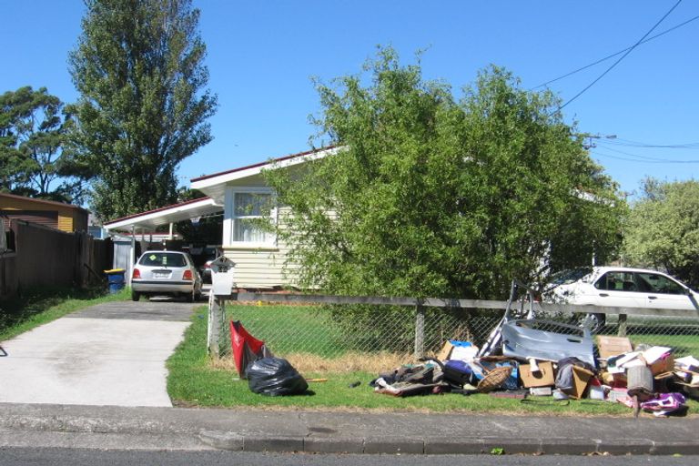 Photo of property in 92 Cobham Crescent, Kelston, Auckland, 0602