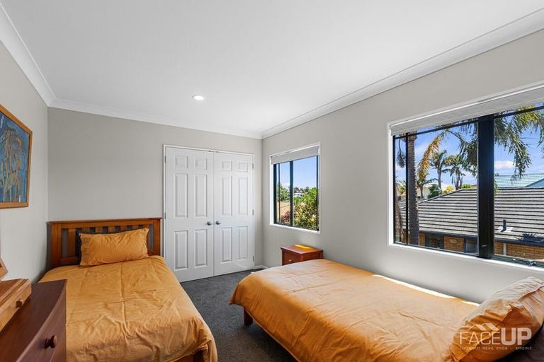 Photo of property in 57 Wiseley Road, West Harbour, Auckland, 0618