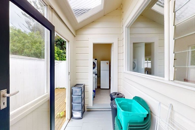 Photo of property in 51 Aurora Terrace, Kelburn, Wellington, 6012