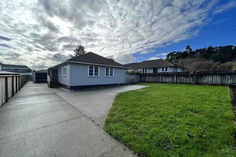 Photo of property in 9 Kamahi Street, Stokes Valley, Lower Hutt, 5019
