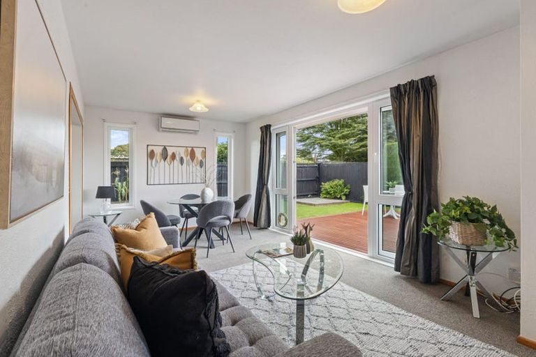 Photo of property in 2/77 Denise Crescent, Hornby, Christchurch, 8042