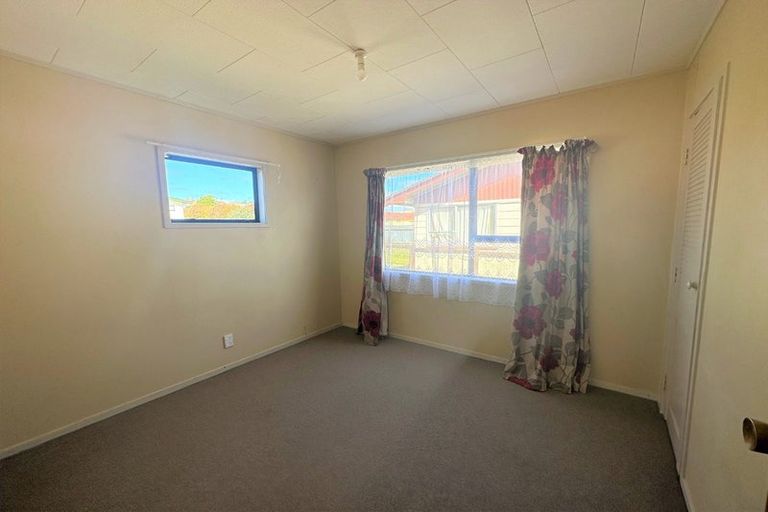 Photo of property in 8 Tyndrum Place, Highland Park, Auckland, 2010