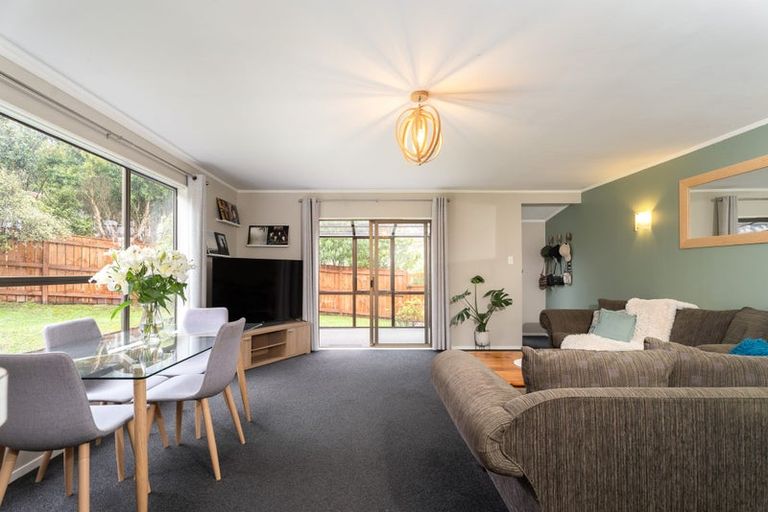 Photo of property in 2 Makatote Grove, Churton Park, Wellington, 6037