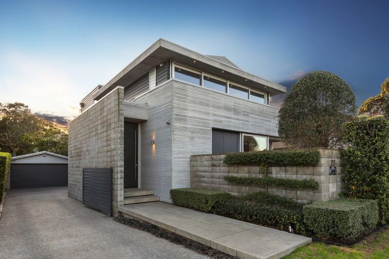 Photo of property in 28 Muritai Road, Milford, Auckland, 0620