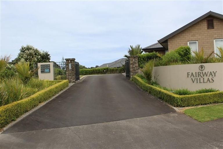 Photo of property in 4/31 Links Drive, Waiwhakaiho, New Plymouth, 4312