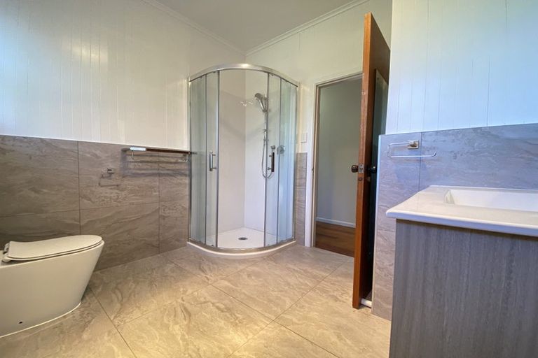 Photo of property in 27 Edmonton Road, Henderson, Auckland, 0612