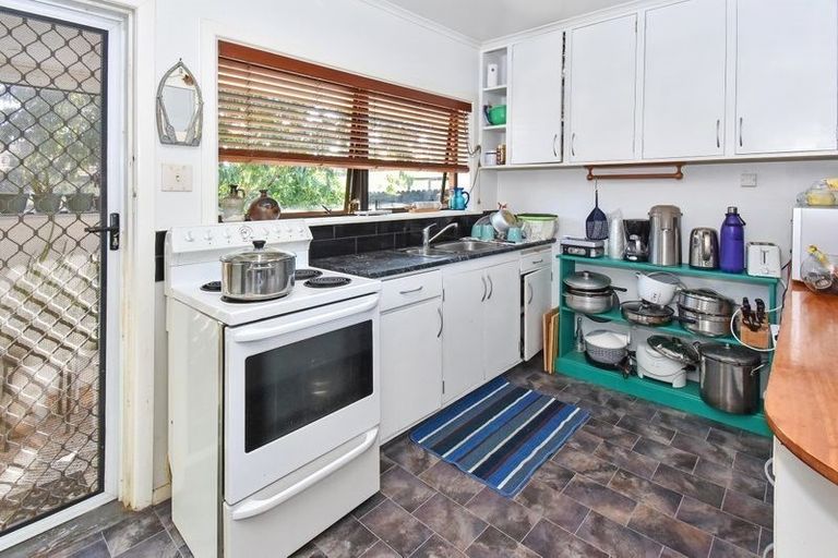 Photo of property in 1 Sunburst Street, Papakura, 2110