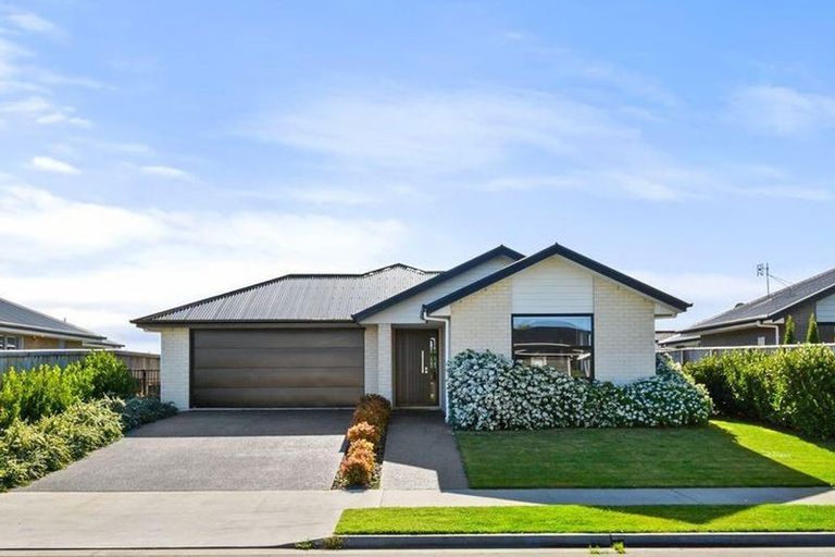 Photo of property in 77 Sutherland Drive, Kaiapoi, 7630