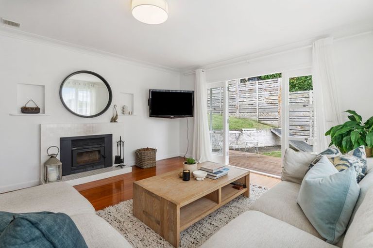 Photo of property in 101 Island Bay Road, Beach Haven, Auckland, 0626