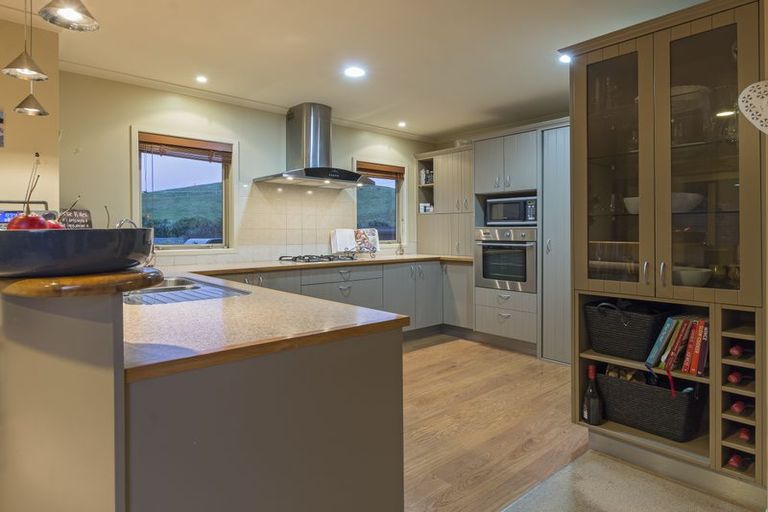 Photo of property in 8 Roger Guy Place, Welcome Bay, Tauranga, 3175