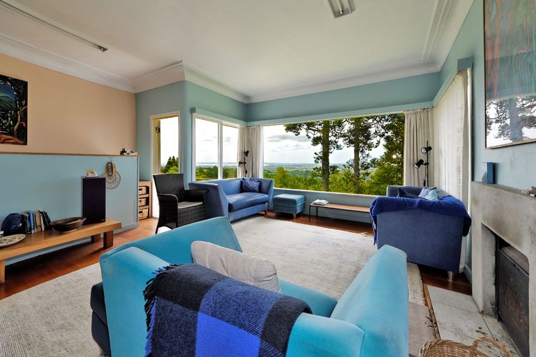 Photo of property in 3 Park Road, Titirangi, Auckland, 0604