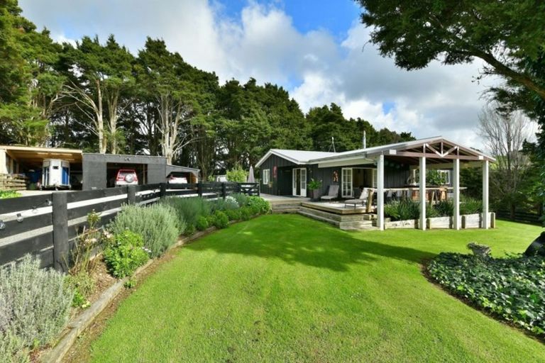 Photo of property in 202 Rapson Road, Kaukapakapa, 0871