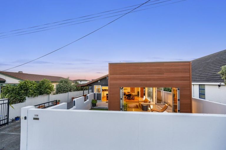 Photo of property in 108 Charles Street, Westshore, Napier, 4110